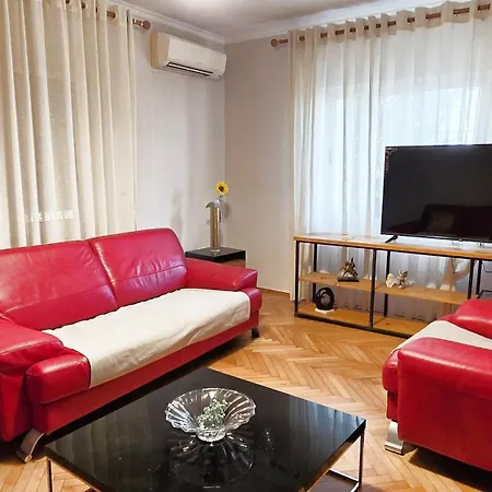 Margarita House 度假居 地拉那